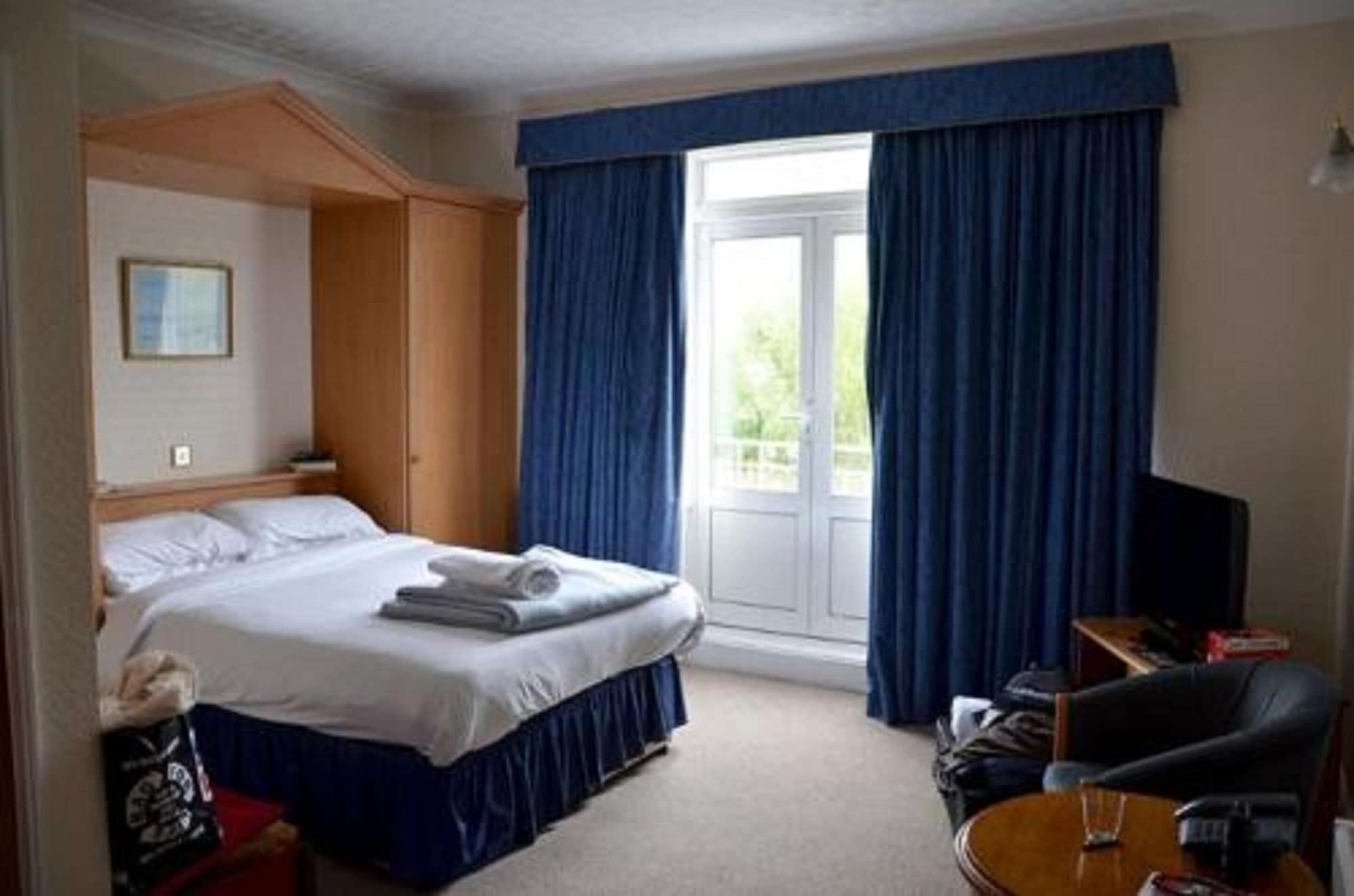 Uno Hotel Thames Maidenhead Exteriör bild