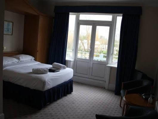 Uno Hotel Thames Maidenhead Exteriör bild